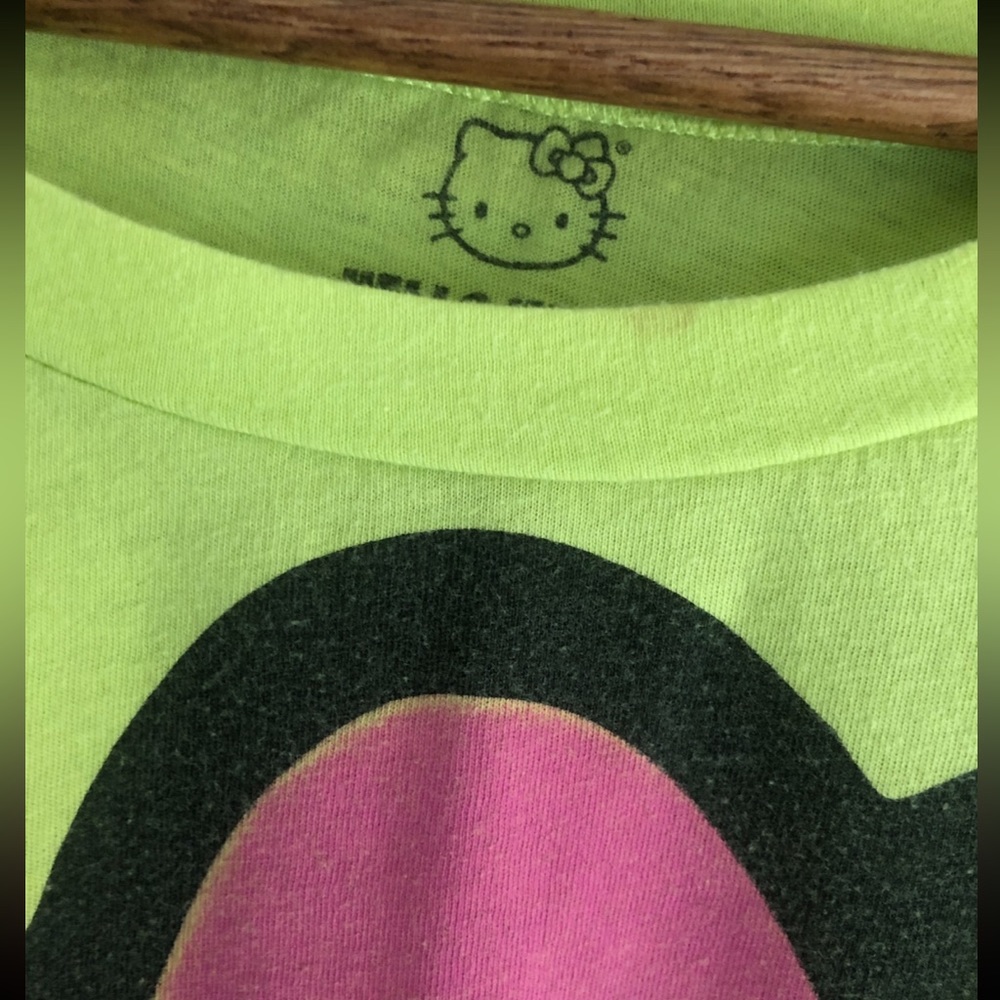 Hello Kitty T-Shirt - Picture 4 of 8
